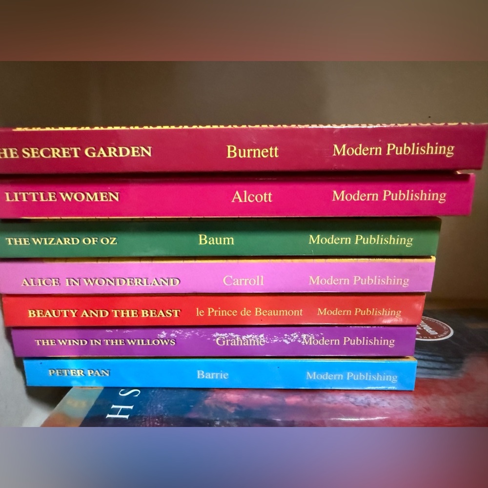 Classic Children’s Literature Set of 7  Modern Publishing Wizard of Oz Peter Pan